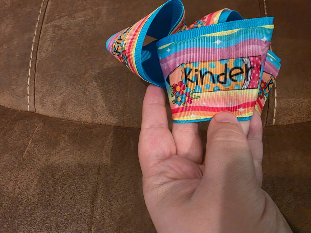 Kinder Bow - Picture 2 of 3